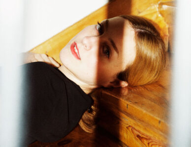 Russian Red_Lourdes_113_thumb