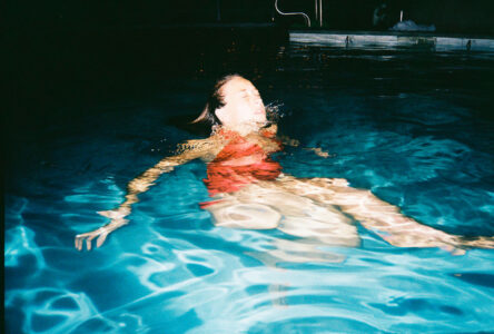 Russian Red_Lourdes_17_thumb