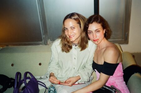 Russian Red_Lourdes_24_thumb